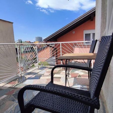 Apartmán Udoban Stan Sa Terasom U Mirnom Okruzenju Záhřeb Exteriér fotografie