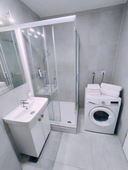 Apartmán Udoban Stan Sa Terasom U Mirnom Okruzenju Záhřeb Exteriér fotografie